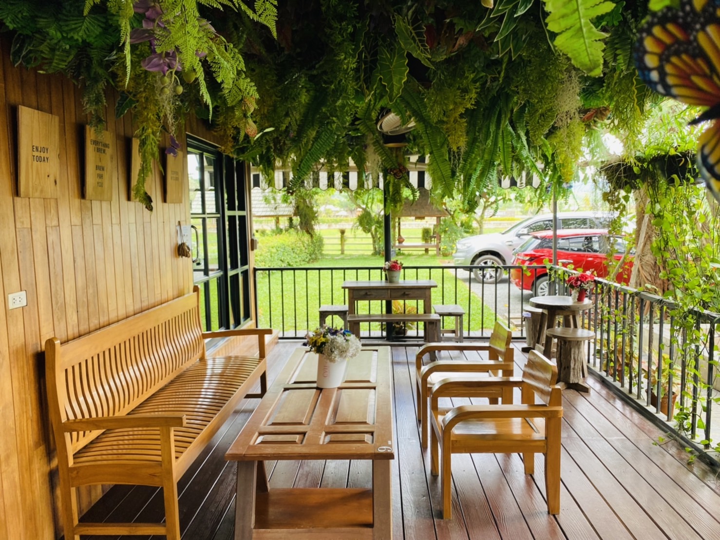 ออกแบบคาเฟ่ทุ่งนา