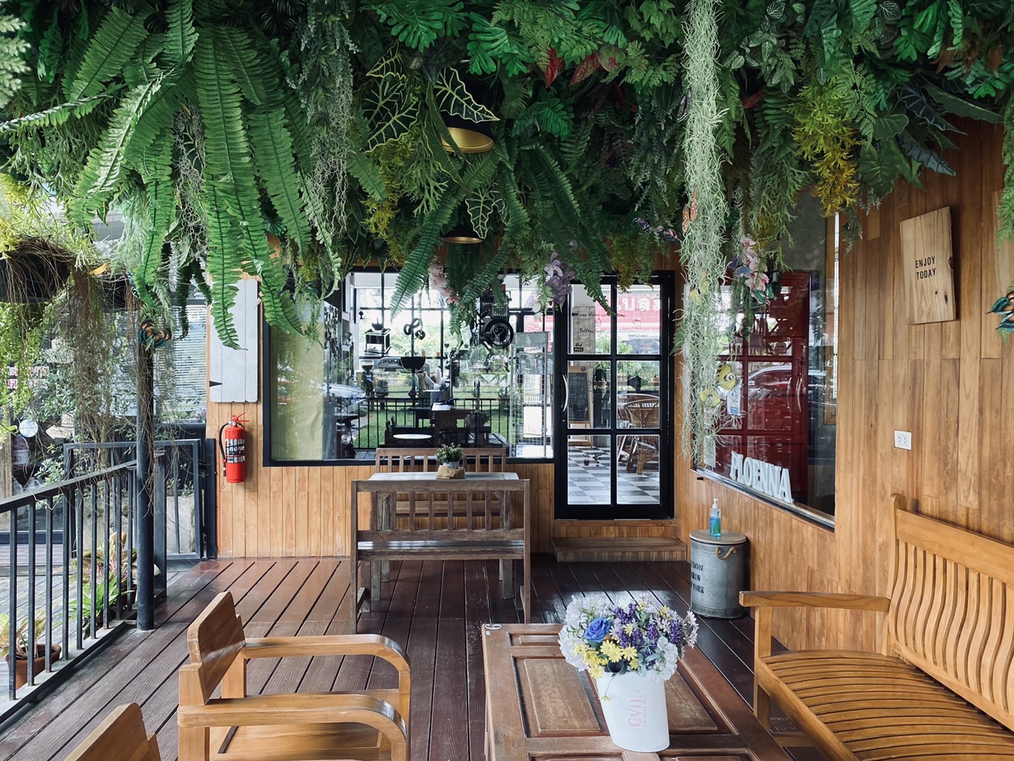 ออกแบบคาเฟ่ทุ่งนา