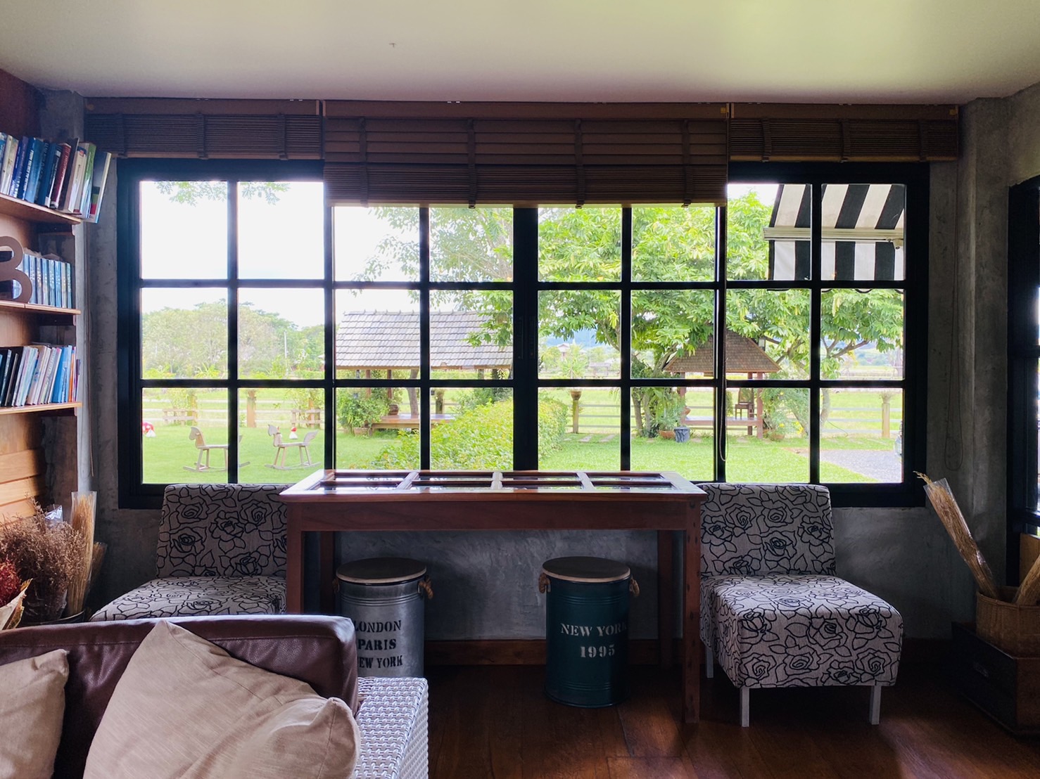 ออกแบบคาเฟ่ทุ่งนา