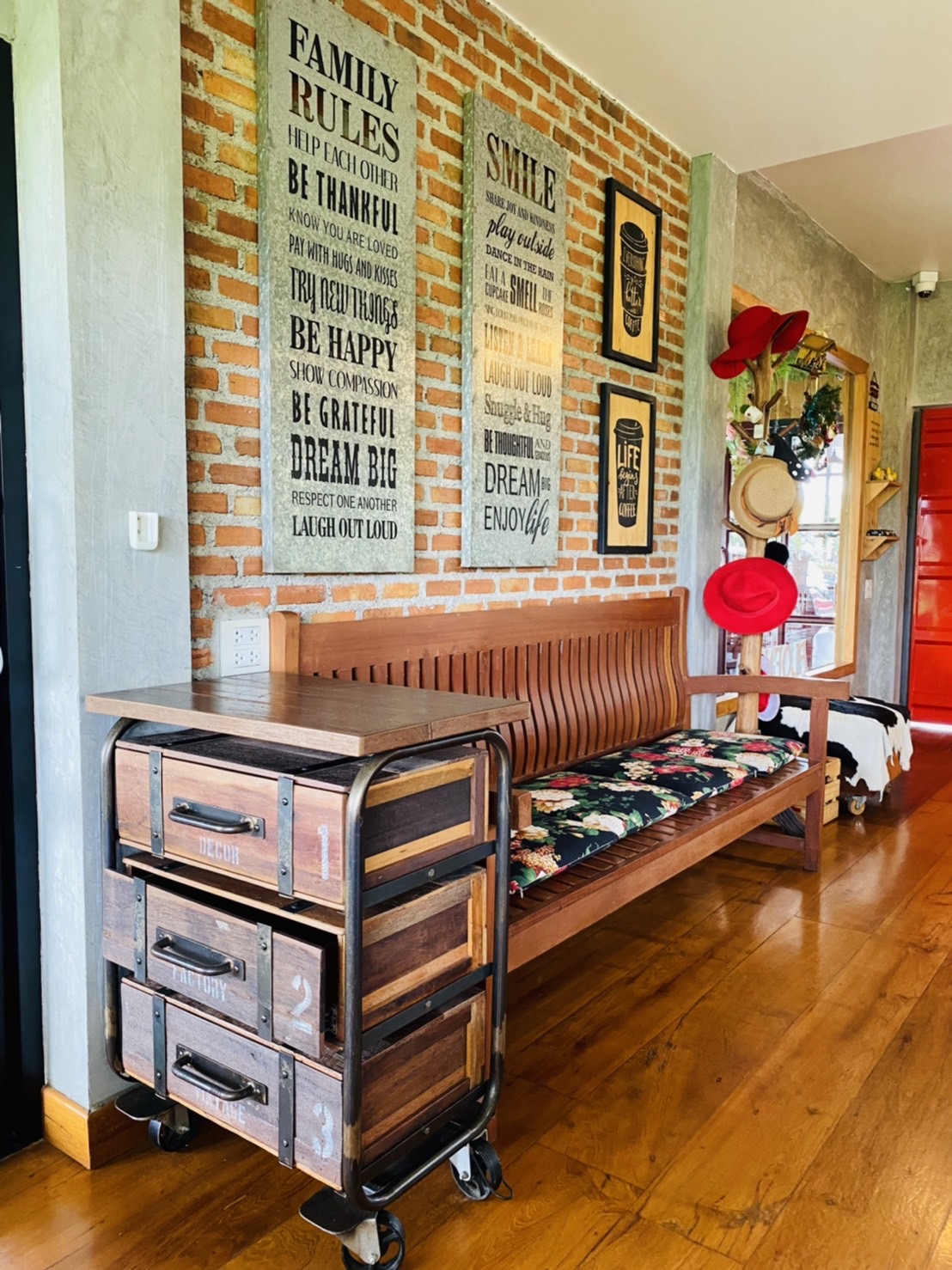 ออกแบบคาเฟ่ทุ่งนา