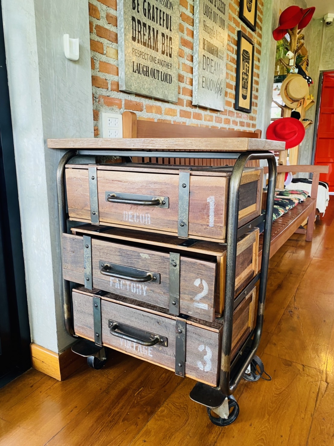 ออกแบบคาเฟ่ทุ่งนา