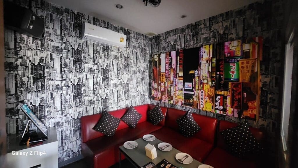 รับออกแบบร้านคาราโอเกะ
