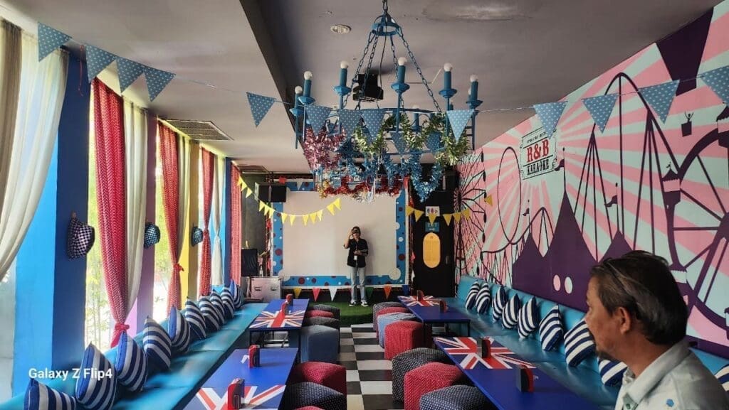 รับออกแบบร้านคาราโอเกะ